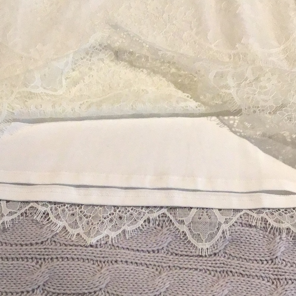 NWT White House Black Market Lace top Size-S - Picture 3 of 4